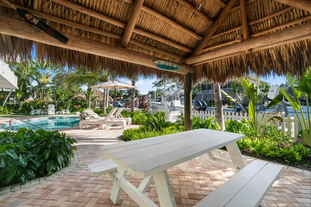 $2,399,000 | 240 Mohawk Street, Tavernier, FL 33070