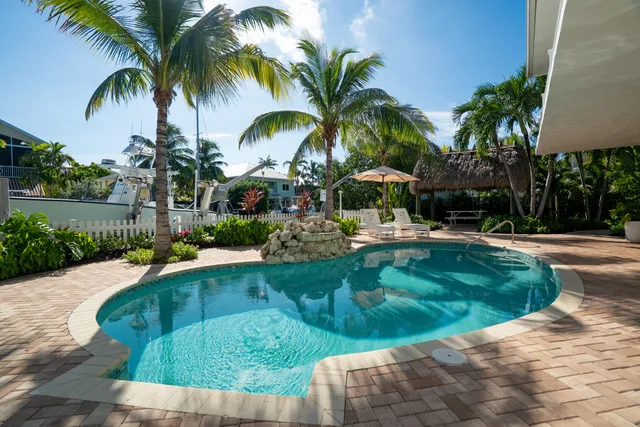 $2,399,000 | 240 Mohawk Street, Tavernier, FL 33070