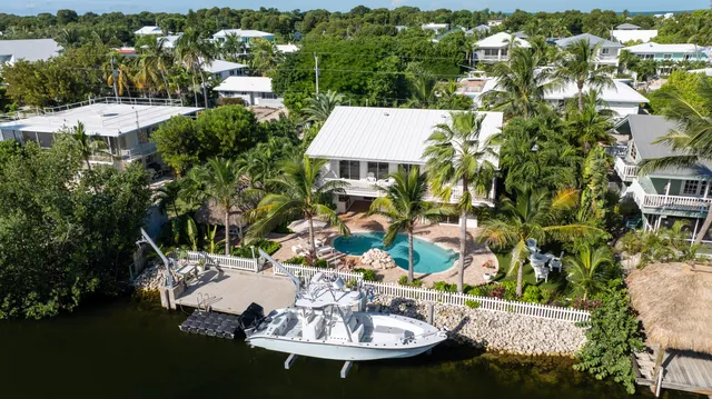 $2,399,000 | 240 Mohawk Street, Tavernier, FL 33070