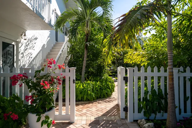 $2,399,000 | 240 Mohawk Street, Tavernier, FL 33070