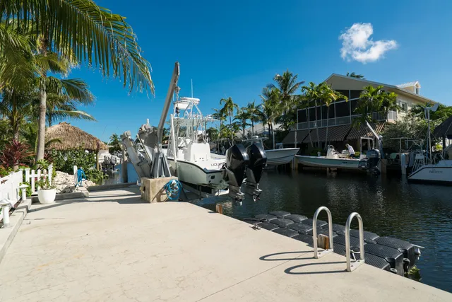 $2,399,000 | 240 Mohawk Street, Tavernier, FL 33070