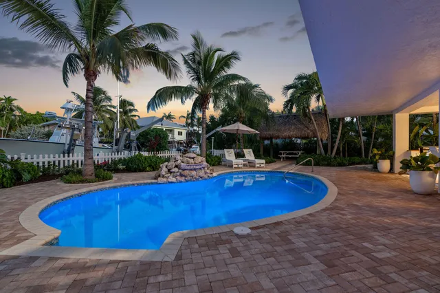 $2,399,000 | 240 Mohawk Street, Tavernier, FL 33070