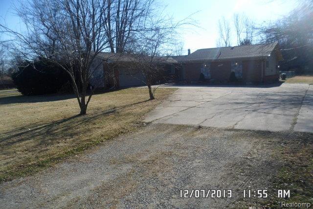 35293 Ash Road New Boston, MI 48164 - Photo 1 of 28 FRONT