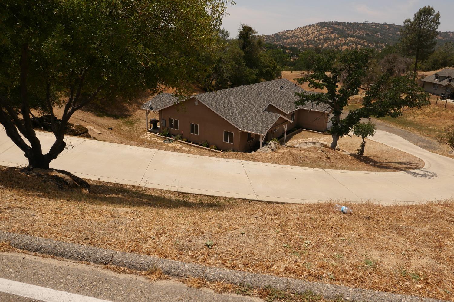 29100 Revis Road Coarsegold, CA 93614 - Photo 3 of 28 Gallery Image 3