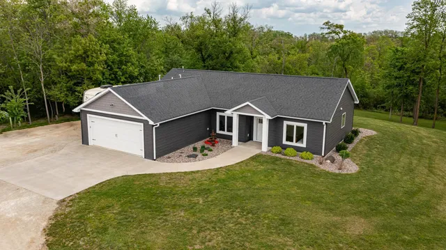 $684,900 | 7630 County 15 Road Southwest, Stewartville, MN 55976