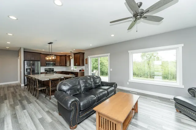 $684,900 | 7630 County 15 Road Southwest, Stewartville, MN 55976