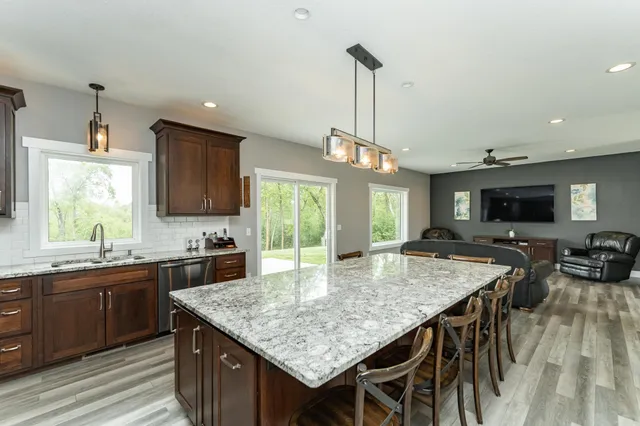 $684,900 | 7630 County 15 Road Southwest, Stewartville, MN 55976