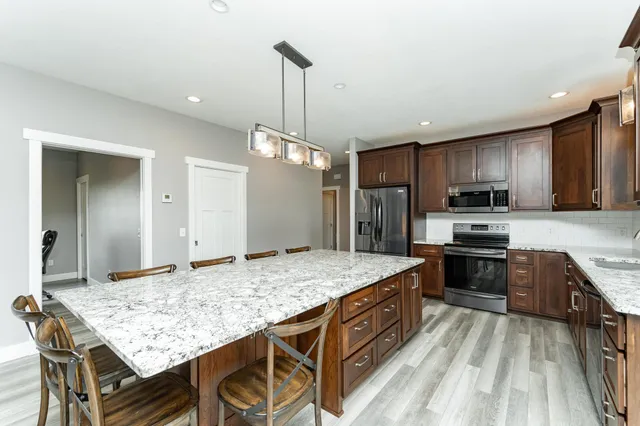 $684,900 | 7630 County 15 Road Southwest, Stewartville, MN 55976