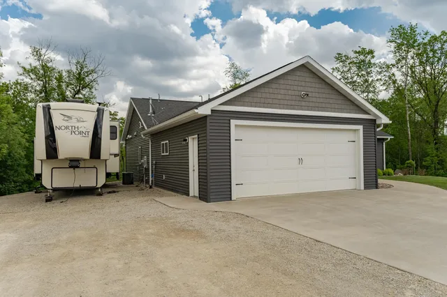 $684,900 | 7630 County 15 Road Southwest, Stewartville, MN 55976