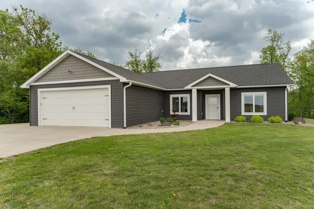 $684,900 | 7630 County 15 Road Southwest, Stewartville, MN 55976