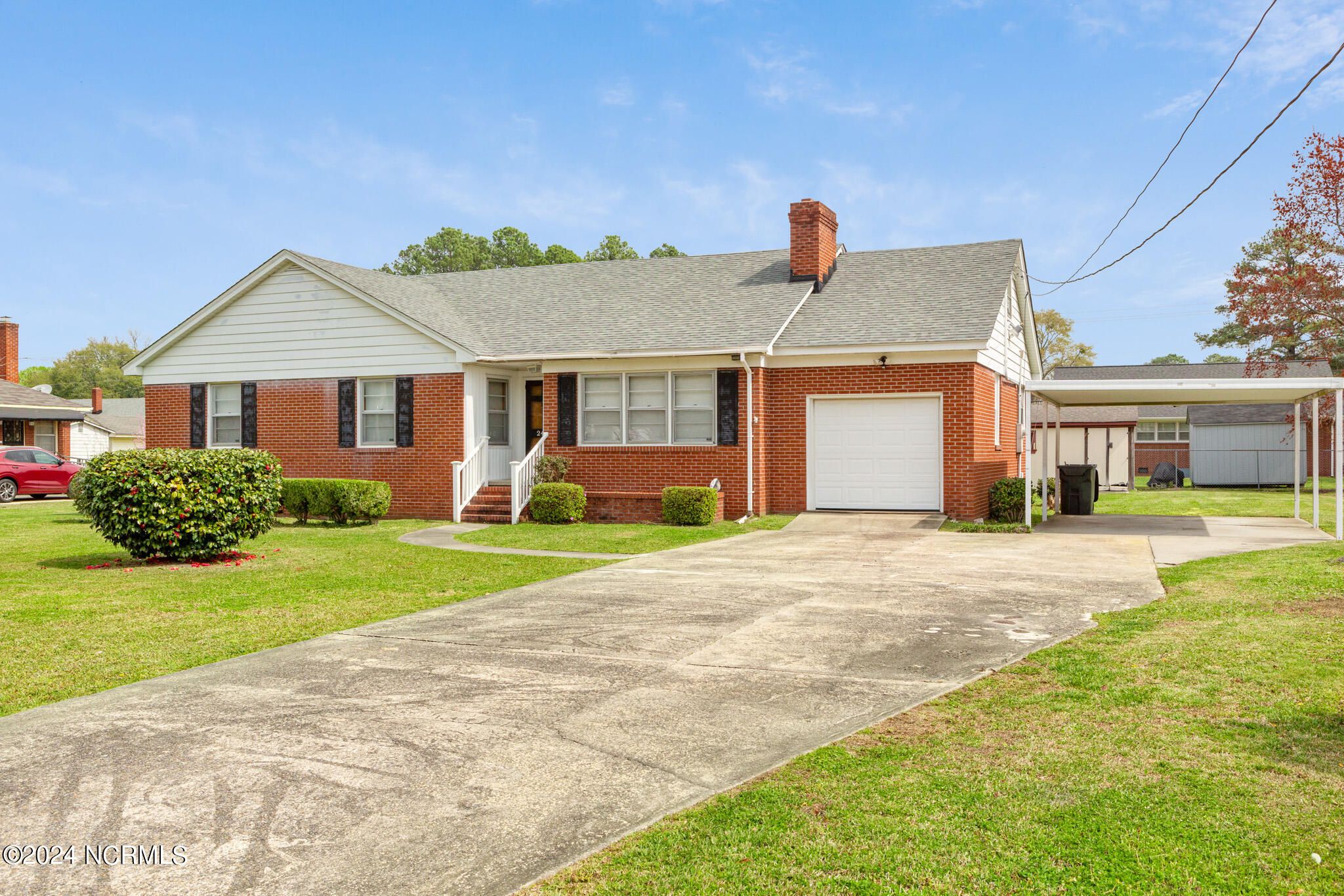 2405 Woodview Road Kinston, NC 28504 - Photo 3 of 33 ext (3)