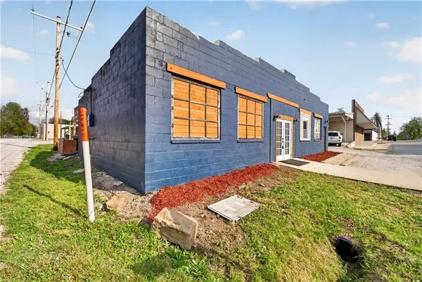 $150,000 | 405 North Virginia Avenue, Adrian, MO 64720