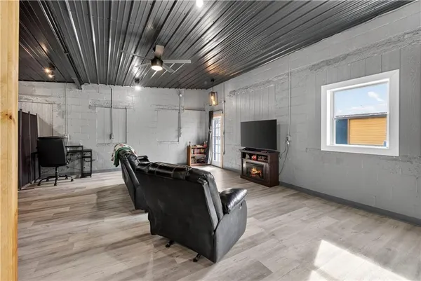 $150,000 | 405 North Virginia Avenue, Adrian, MO 64720