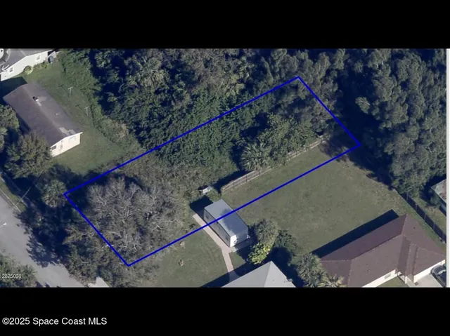 a black and white photo of a book