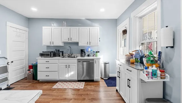 $2,900 | 6-8 Crescent Street, Unit 6, Whitinsville, MA 01588