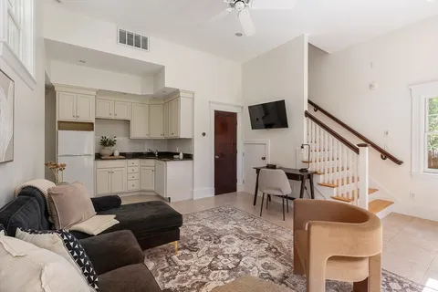 $3,099,000 | 4 Lawrence Street, Winchester, MA 01890