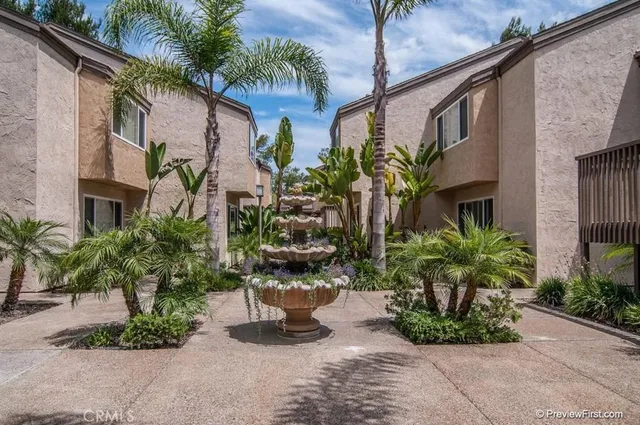 $3,100 | 8533 Villa La Jolla Drive, Unit F, La Jolla, CA 92037