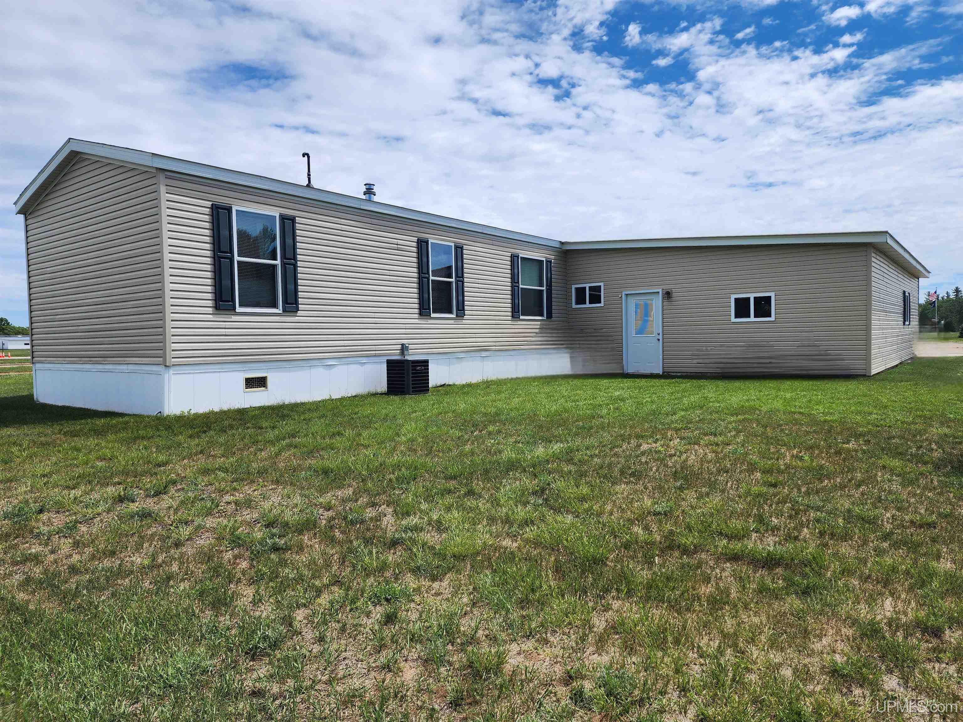 1620 Willow Creek Road Escanaba, MI 49829 - Photo 5 of 25