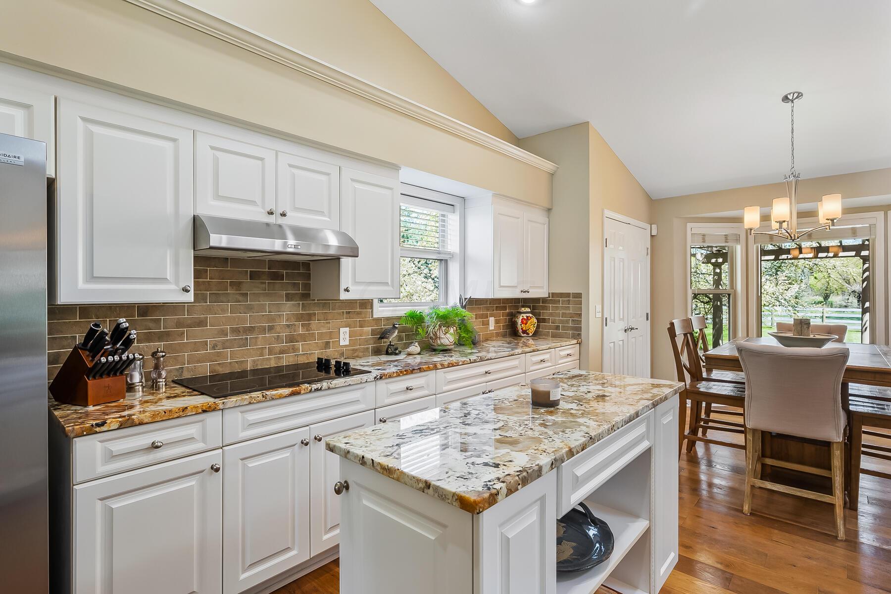 8839 Kilbourne Road Sunbury, OH 43074 - Photo 20 of 62 Kitchen w/Island