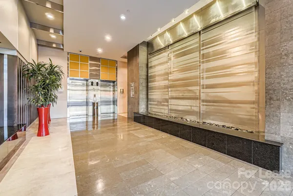 $2,250 | 333 West Trade Street, Unit 2002, Charlotte, NC 28202