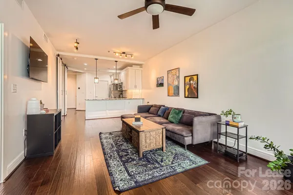 $2,250 | 333 West Trade Street, Unit 2002, Charlotte, NC 28202