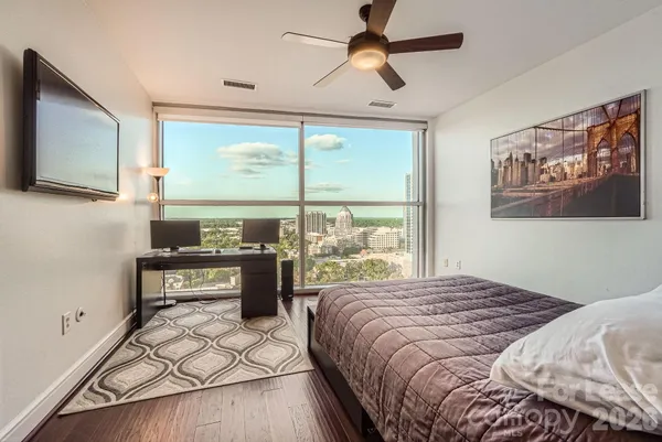 $2,250 | 333 West Trade Street, Unit 2002, Charlotte, NC 28202