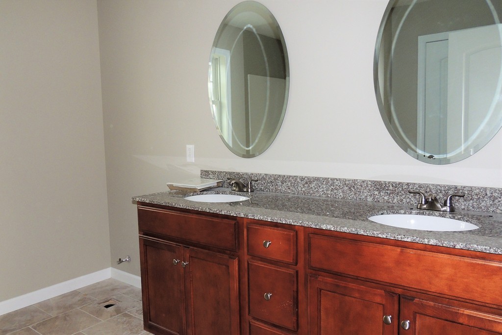 17 Silvia Street Springfield, MA 01104 - Photo 18 of 27 Gallery Image 18