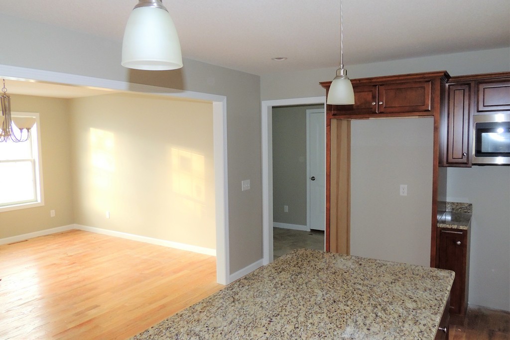 17 Silvia Street Springfield, MA 01104 - Photo 10 of 27 Gallery Image 10