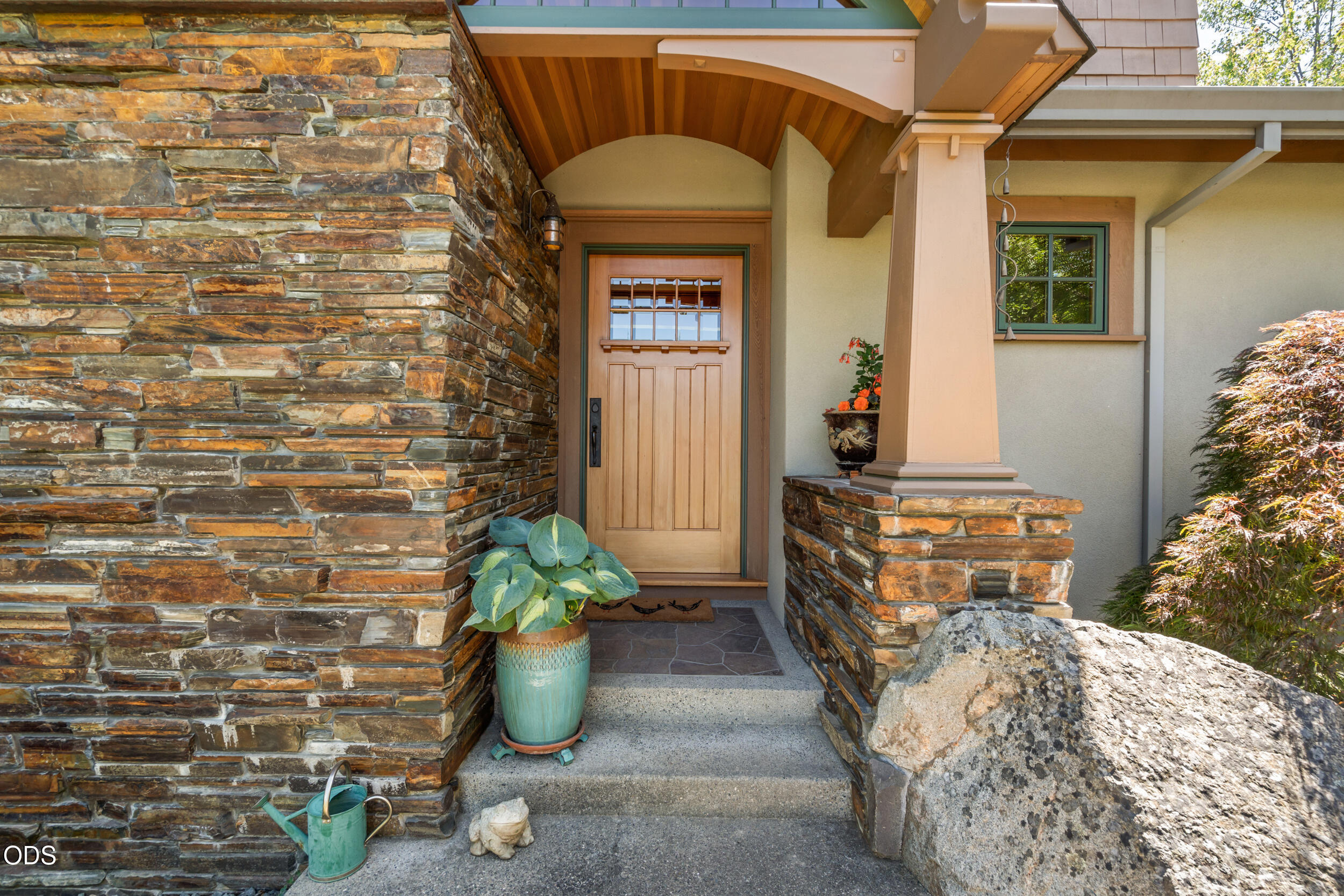 693 Horizon Hills Road Williams, OR 97544 - Photo 6 of 60
