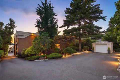 $1,550,000 | 6436 Lake Washington Boulevard Northeast, Unit 5, Kirkland, WA 98033