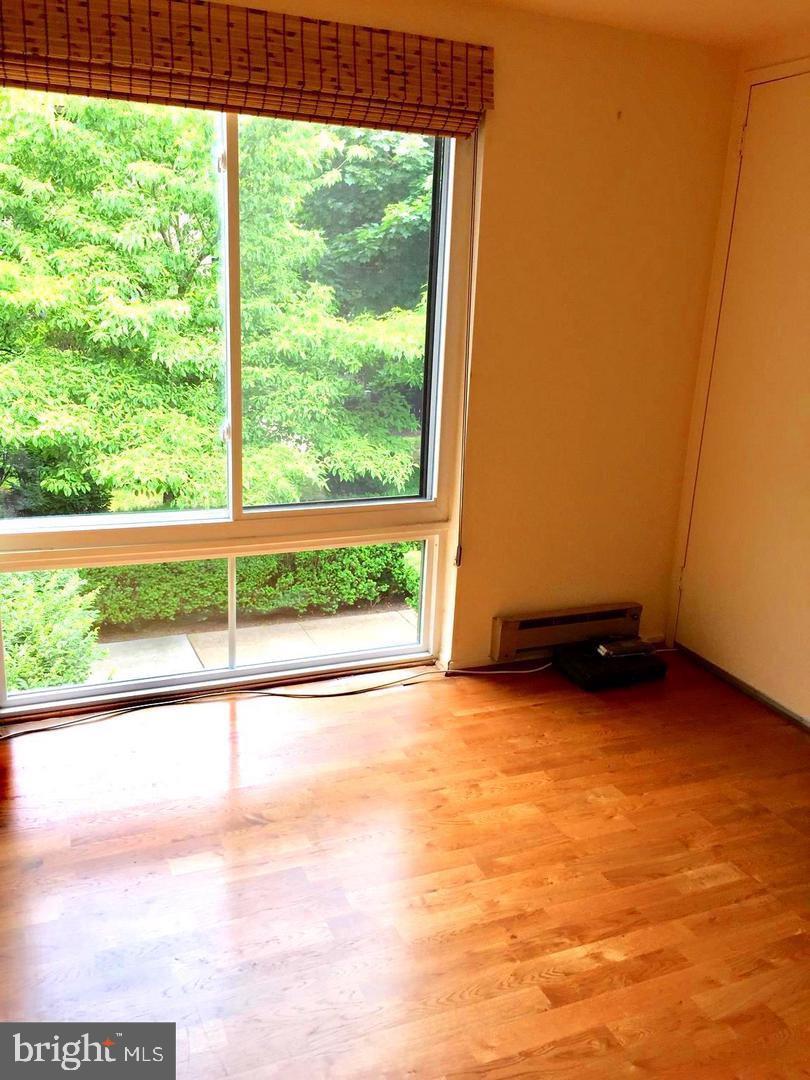 10000 Stedwick Road, Unit 204 Gaithersburg, MD 20886 - Photo 11 of 27 Den