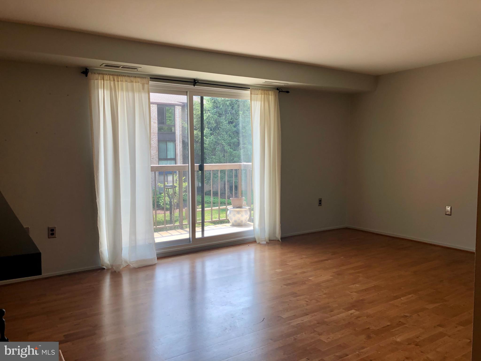 10000 Stedwick Road, Unit 204 Gaithersburg, MD 20886 - Photo 10 of 27 Living Room