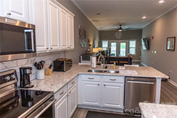 $2,195 | 107 White Street, Unit B, Morganton, NC 28655