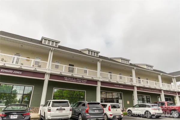 $2,195 | 107 White Street, Unit B, Morganton, NC 28655