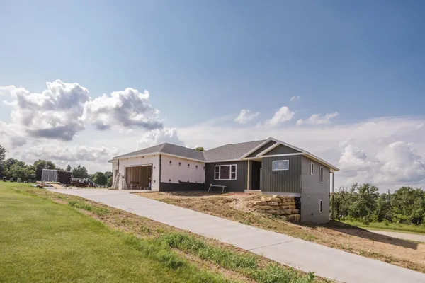$524,900 | 102 Diamond Oaks Drive, Dodgeville, WI 53533