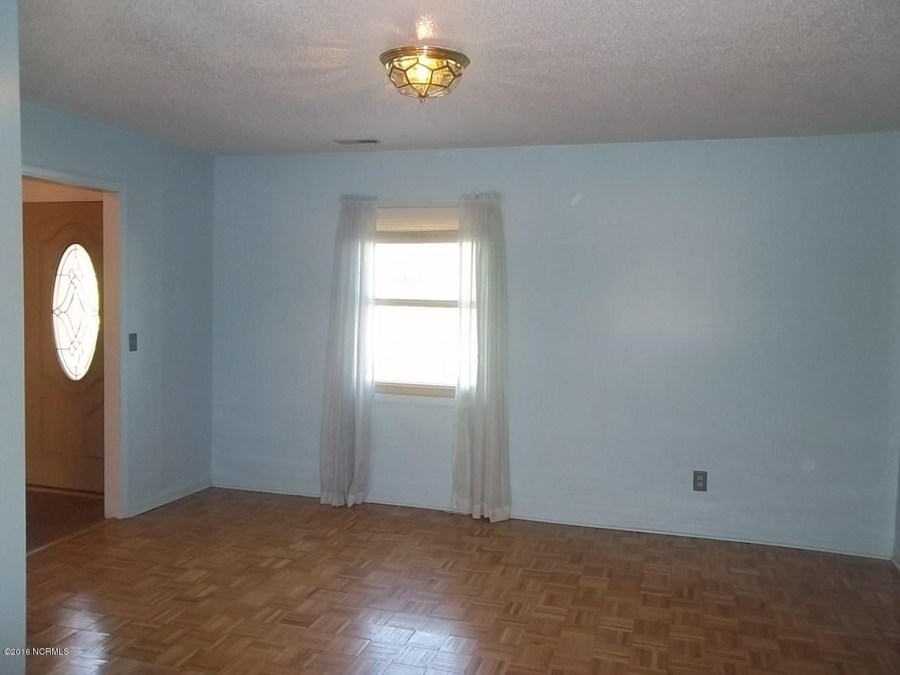 306 Lake Road Havelock, NC 28532 - Photo 7 of 14 Front Dining-FLEX Room