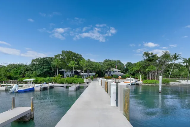 $75,000,000 | 10 Cannon Point, Key Largo, FL 33037