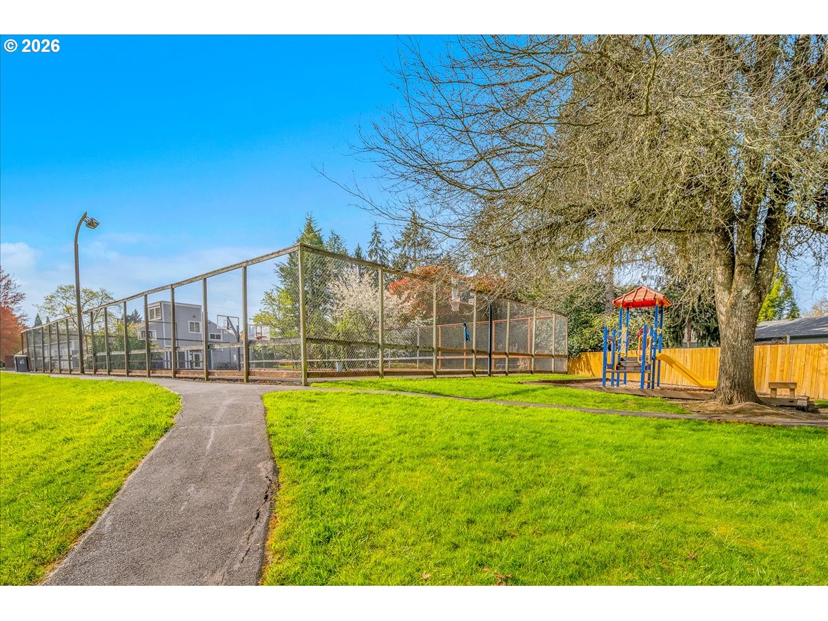 20464 Southwest Rosa Drive Beaverton, OR 97078 - Photo 34 of 38
