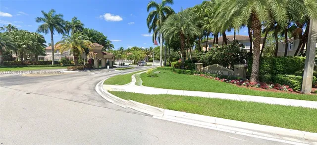 $540,000 | 752 Northwest 127th Avenue, Coral Springs, FL 33071