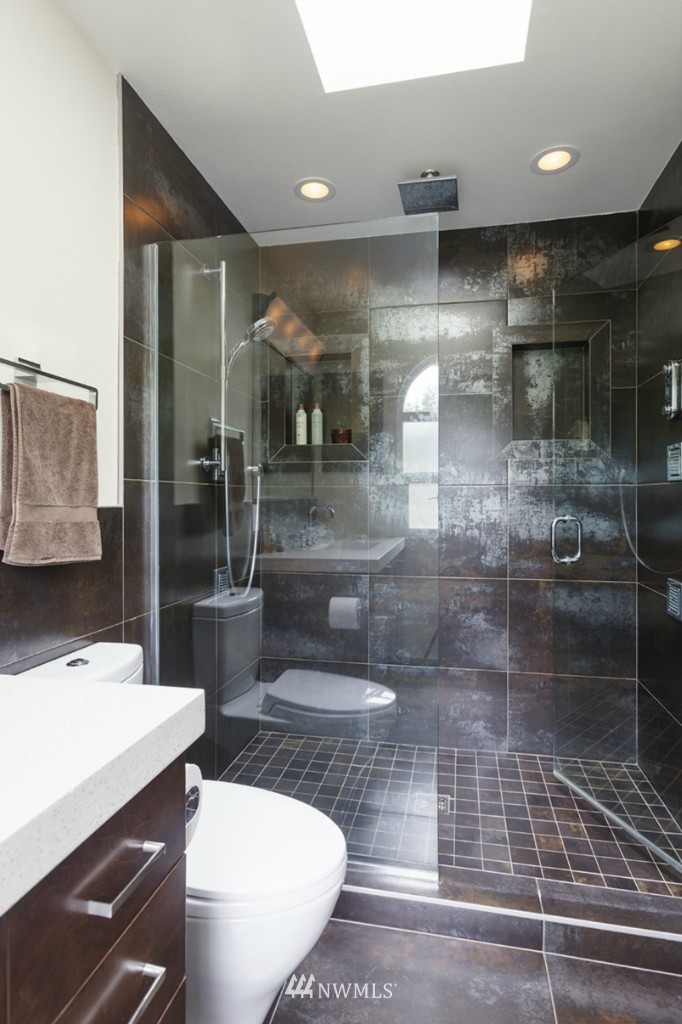 14048 Southeast 158th Street Renton, WA 98058 - Photo 13 of 14 Gallery Image 13