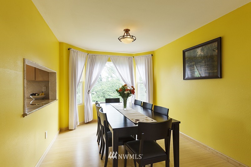 14048 Southeast 158th Street Renton, WA 98058 - Photo 4 of 14 Gallery Image 4