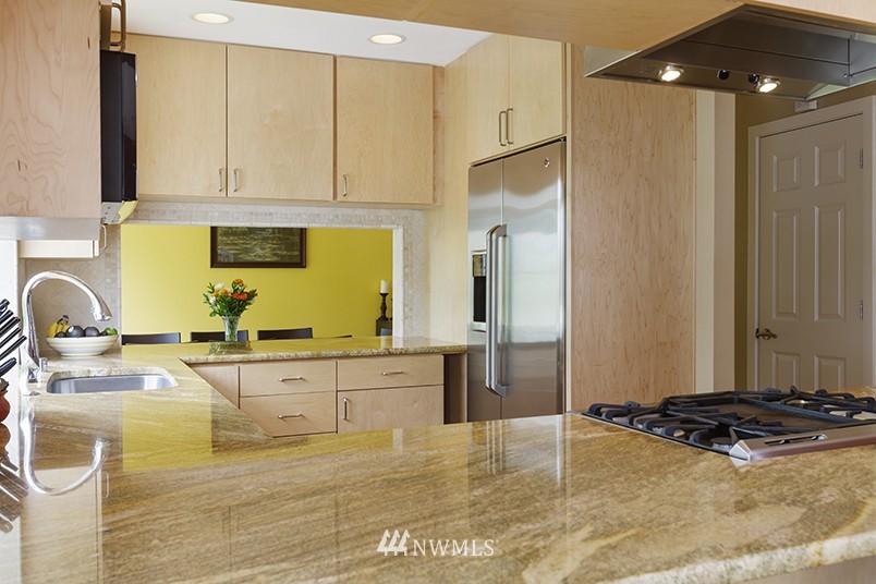 14048 Southeast 158th Street Renton, WA 98058 - Photo 6 of 14 Gallery Image 6