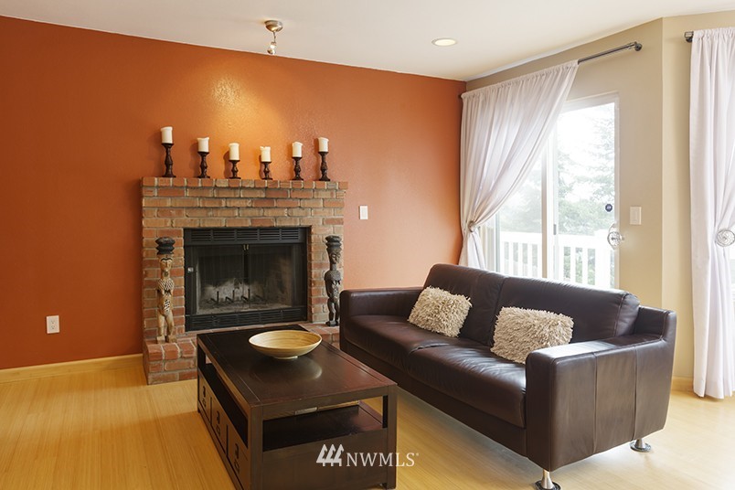 14048 Southeast 158th Street Renton, WA 98058 - Photo 8 of 14 Gallery Image 8