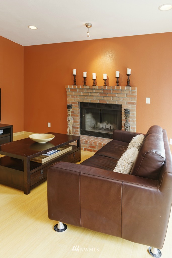 14048 Southeast 158th Street Renton, WA 98058 - Photo 9 of 14 Gallery Image 9