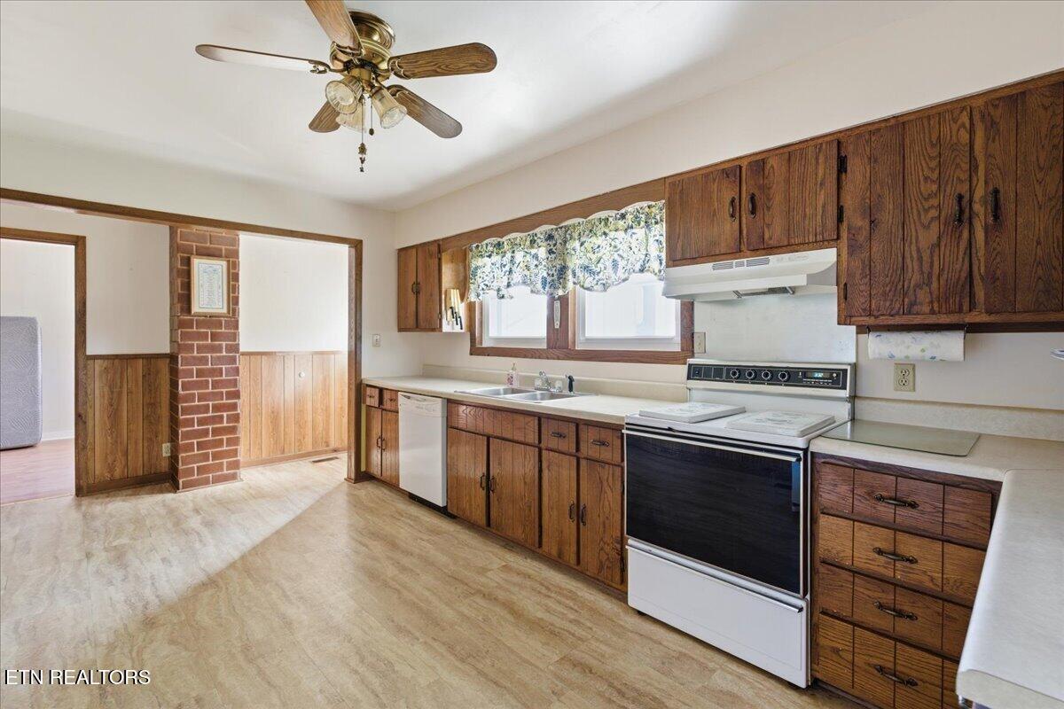 370 Brock Road Maynardville, TN 37807 - Photo 11 of 28 10-Kitchen