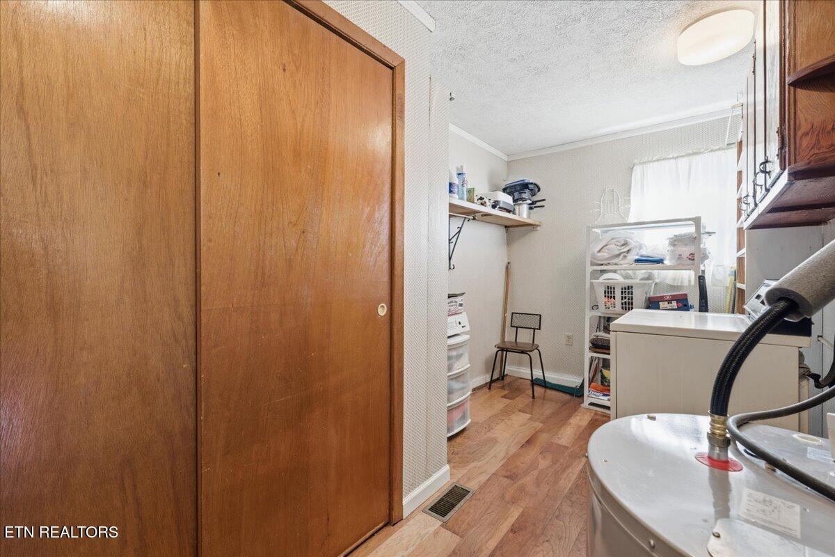 370 Brock Road Maynardville, TN 37807 - Photo 17 of 28 16-Laundry