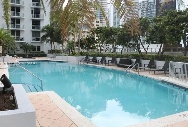 $3,000 | 1050 Brickell Avenue, Unit 1618, Miami, FL 33131