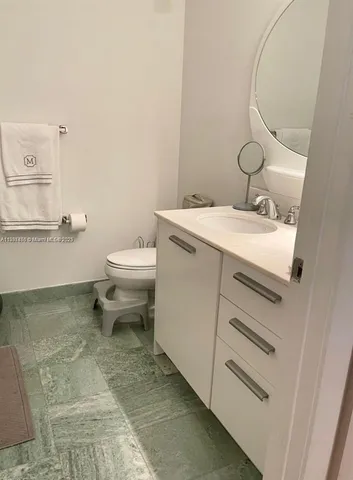 $3,000 | 1050 Brickell Avenue, Unit 1618, Miami, FL 33131