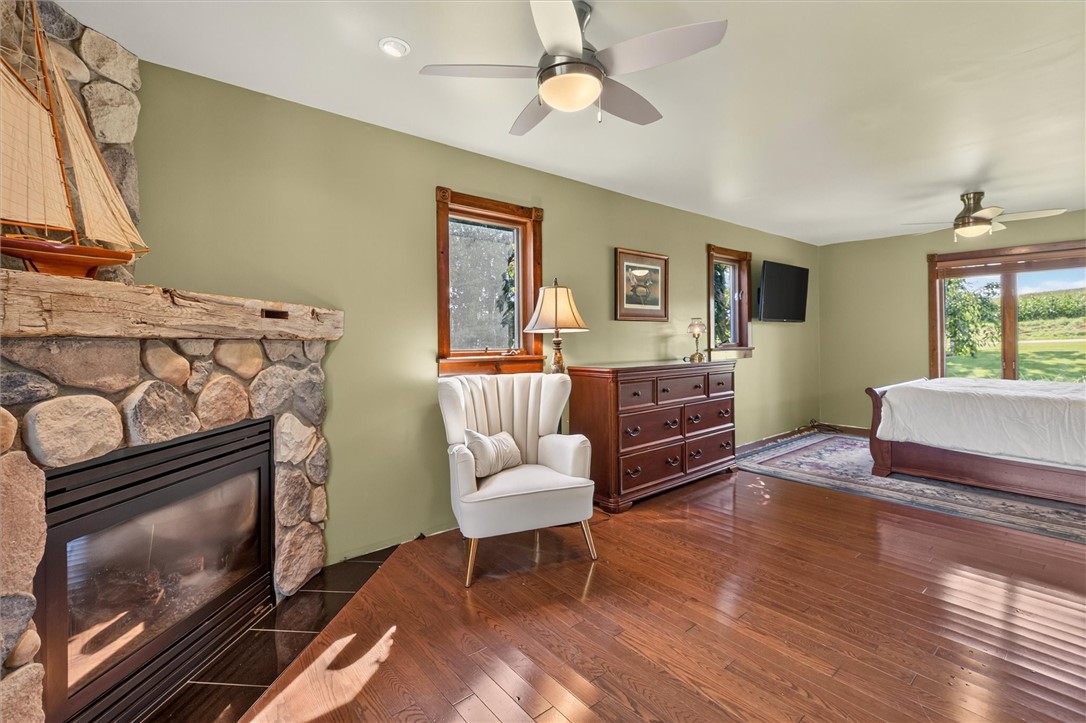 7150 Gauss Road Bloomfield, NY 14469 - Photo 18 of 50 primary bedroom