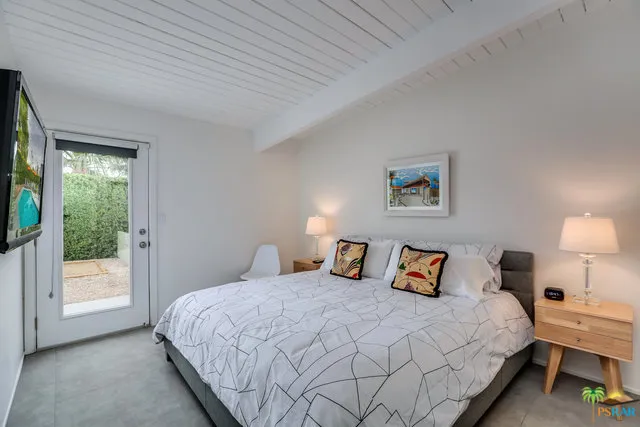 $7,560 | 688 East Spencer Drive, Palm Springs, CA 92262